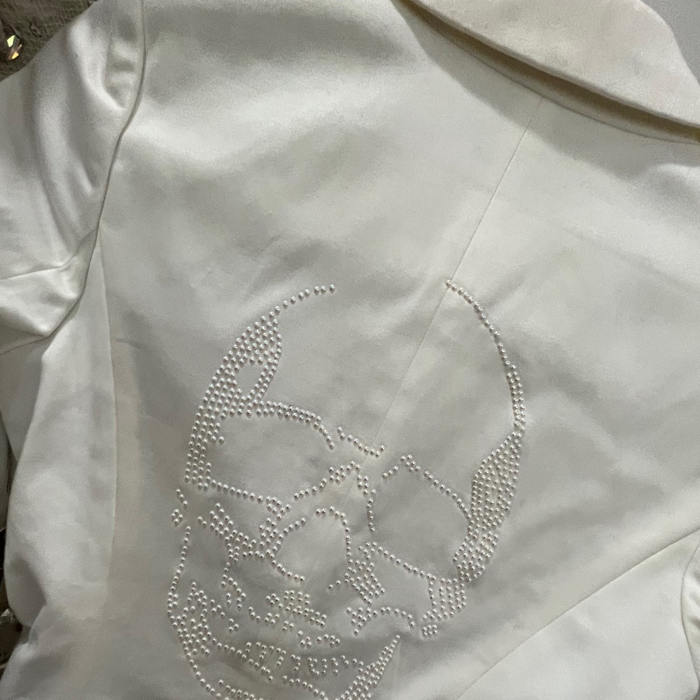 Skull Embellished White Blazer Sz 4 Glamour Campaign NWT